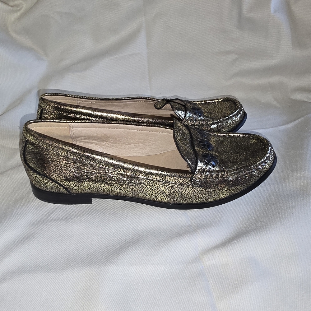 Jack Rogers Remy loafers in a metallic gold material sz 8B leather upper Glam